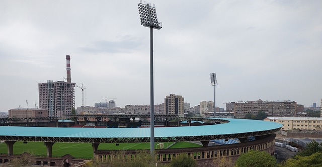 展现出的综 展现出的综